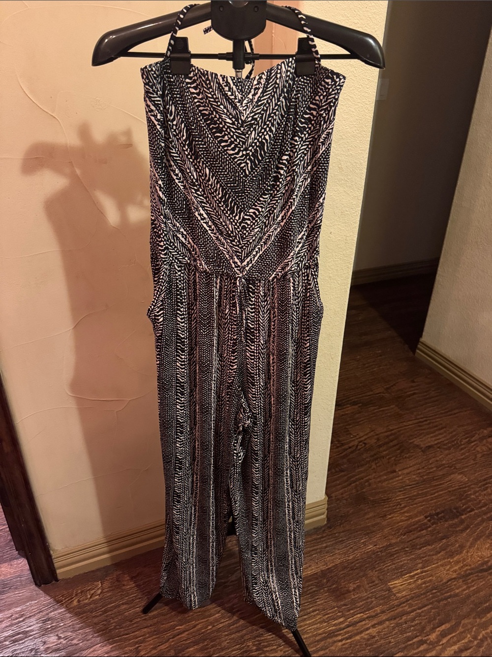 Robin Piccone Black and White Patterned Sleeveless Halter Jumpsuit